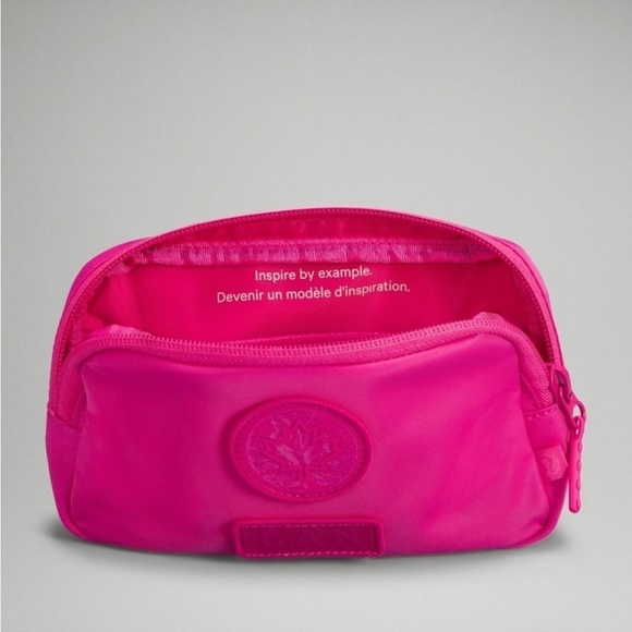 NEW Team Canada sonic pink mini belt bag - Picture 3 of 8